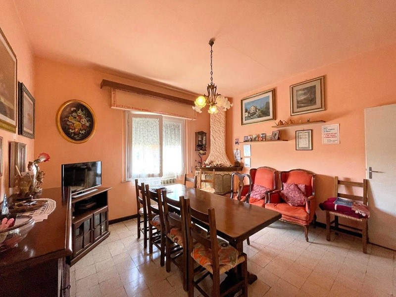 Villa in Vendita a Pieve a Nievole, 245'000&euro;, 240 m²
