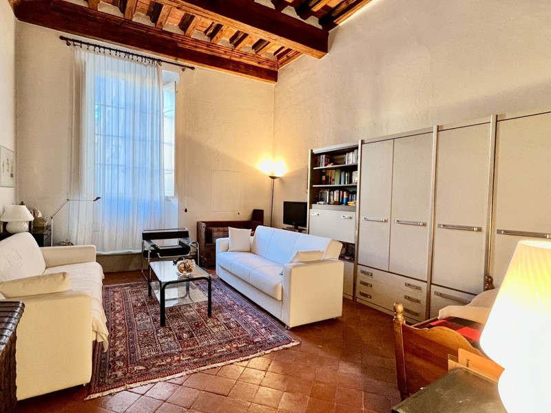 Appartamento in Vendita a Lucca, 650'000€, 230 m²