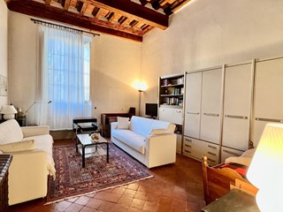 Appartamento in Vendita a Lucca, 650'000€, 230 m²