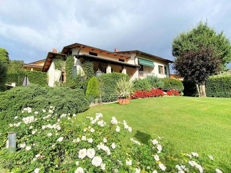 Villa in Vendita a Pescaglia, 695'000€, 260 m²
