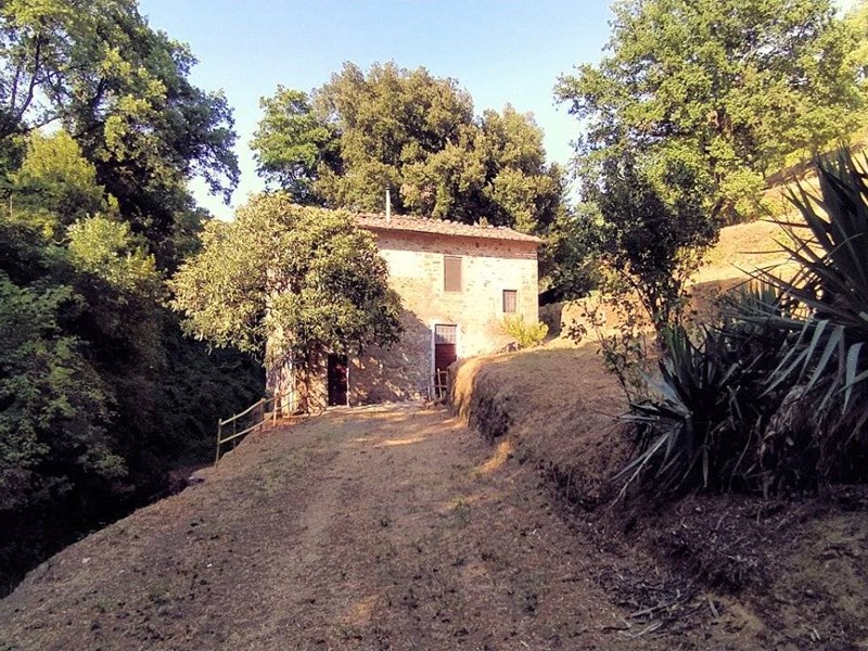 Rustico in Vendita a Lamporecchio, 210'000€, 100 m²