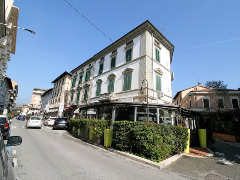 Appartamento in Vendita a Montecatini Terme, 179'000€, 155 m²