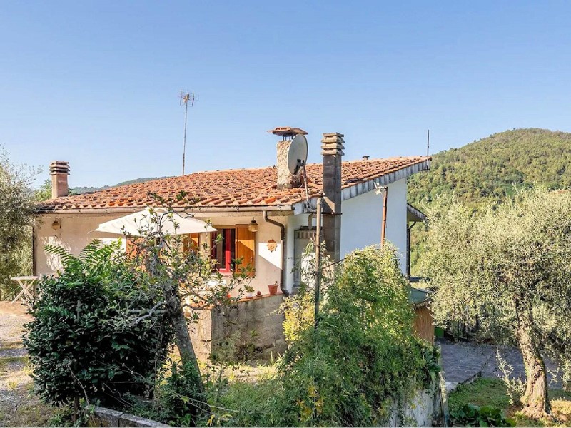 Rustico in Vendita a Pescia, 340'000€, 130 m²