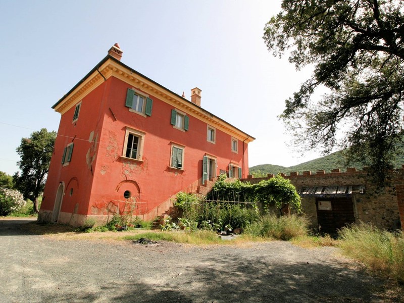 Rustico in Vendita a Santa Luce, 1100 m²