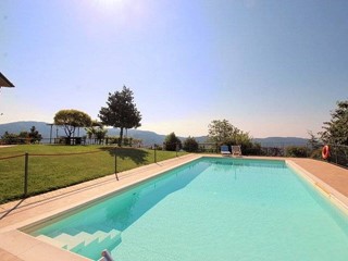 Villa in Vendita a Pescia, 760'000€, 250 m²