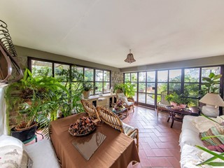 Villa in Vendita a Pescia, 670'000€, 373 m²