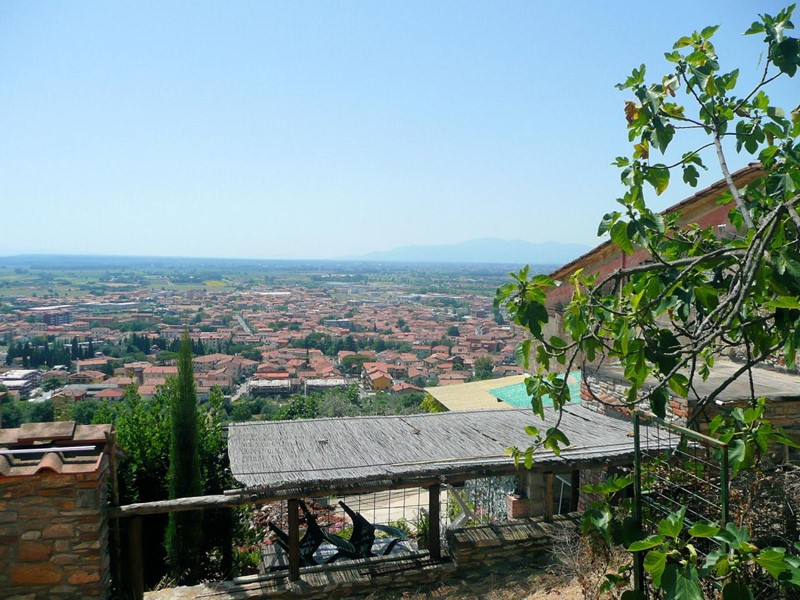 Rustico in Vendita a Monsummano Terme, 240'000€, 180 m²