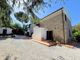 Rustico in Vendita a Campiglia Marittima, 280 m²