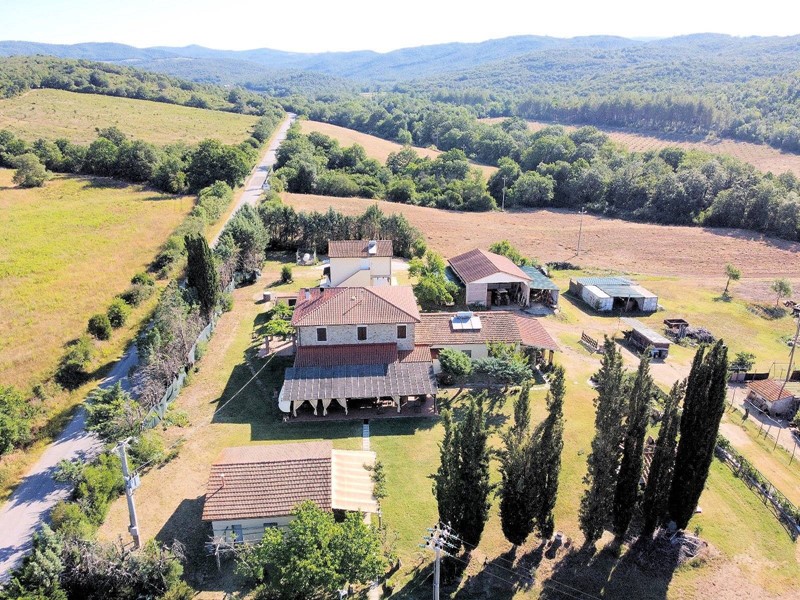 Rustico in Vendita a Monteverdi Marittimo, 945'000€, 760 m²