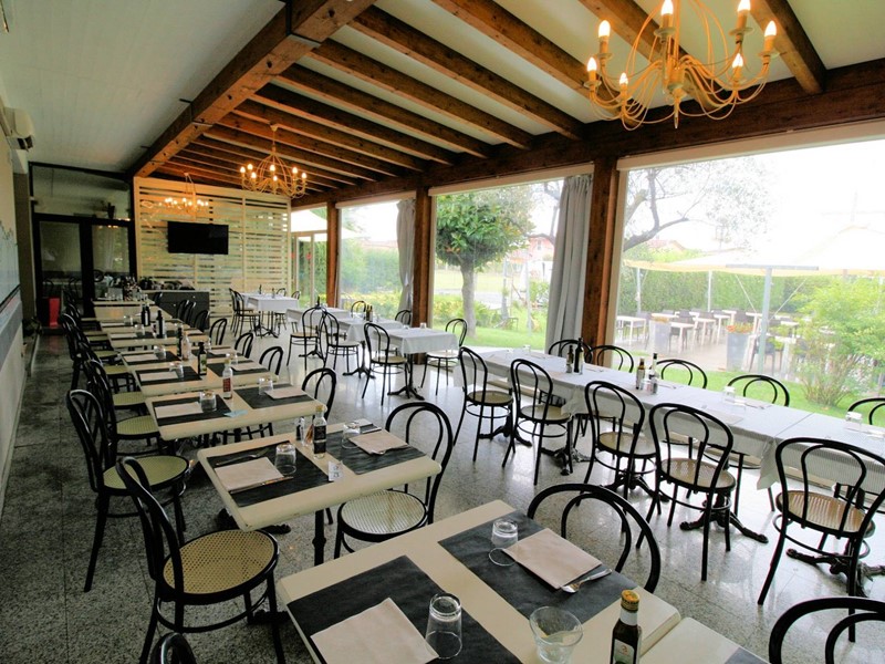 Attività commerciale in Vendita a Massa, 900'000€, 360 m²