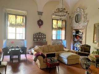 Appartamento in Vendita a Pistoia, 575'000€, 310 m²