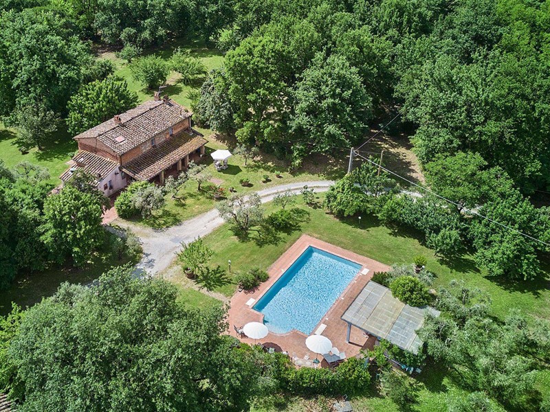 Rustico in Vendita a Altopascio, 950'000€, 310 m²