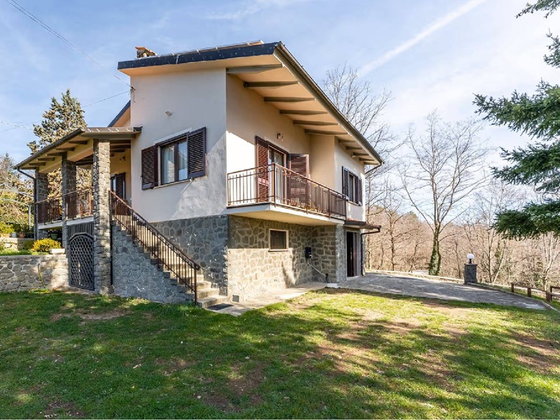 Villa in Vendita a Pescia, 299'000€, 165 m²
