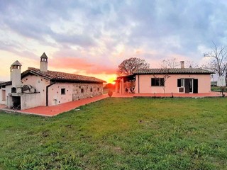 Rustico in Vendita a Manciano, 430'000€, 200 m²