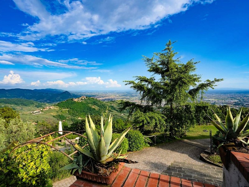 Villa in Vendita a Montecatini Terme, 1'450'000€, 350 m²
