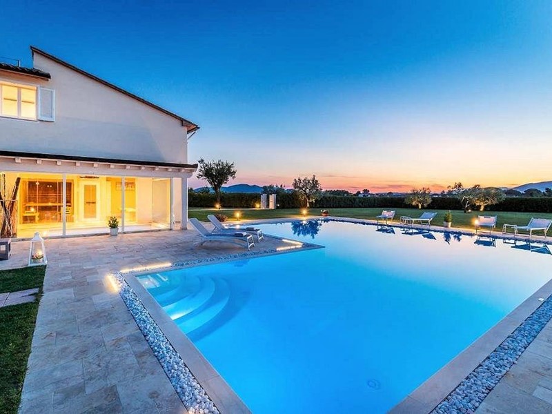 Villa in Vendita a Monsummano Terme, 390 m²