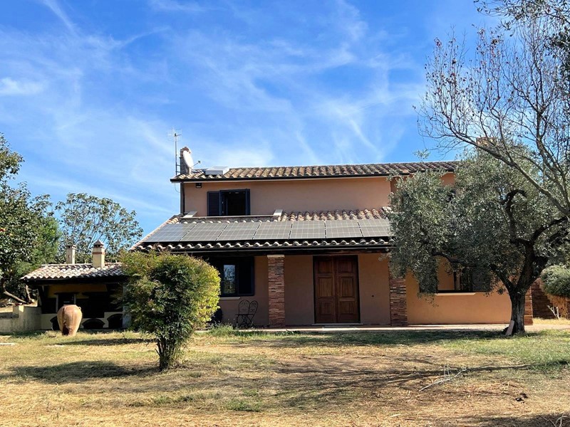 Villa in Vendita a Pitigliano, 490'000€, 160 m²