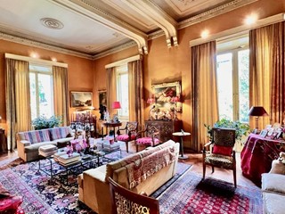 Villa in Vendita a Lucca, 1'700'000&euro;, 900 m²