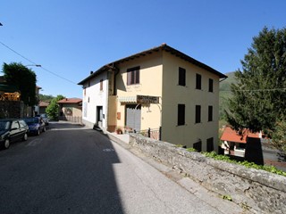 Appartamento in Vendita a San Marcello Piteglio, 89'000€, 500 m²