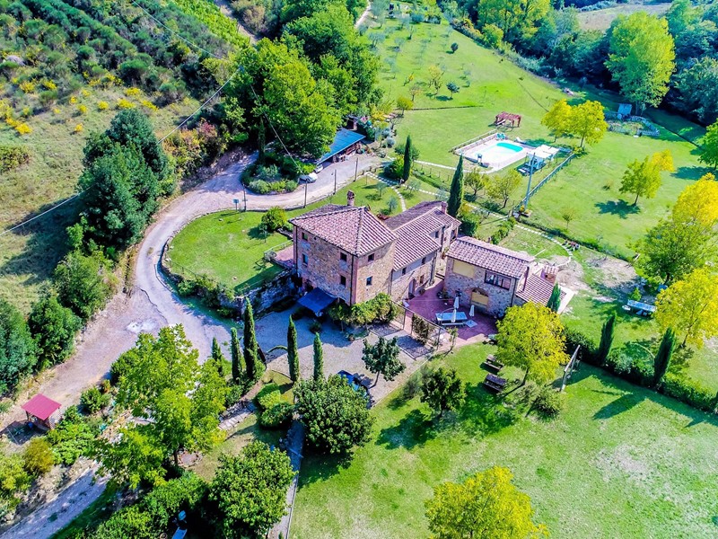 Rustico in Vendita a Montaione, 1'300'000€, 400 m²