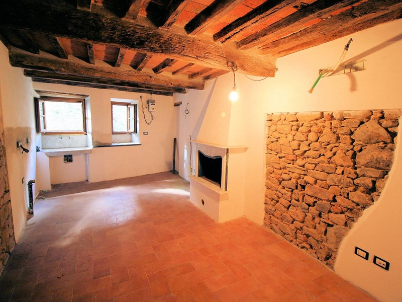 Casa Indipendente in Vendita a Massa e Cozzile, 129'000€, 135 m²