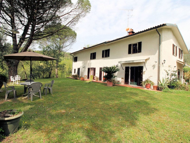 Rustico in Vendita a Monsummano Terme, 530'000€, 250 m²