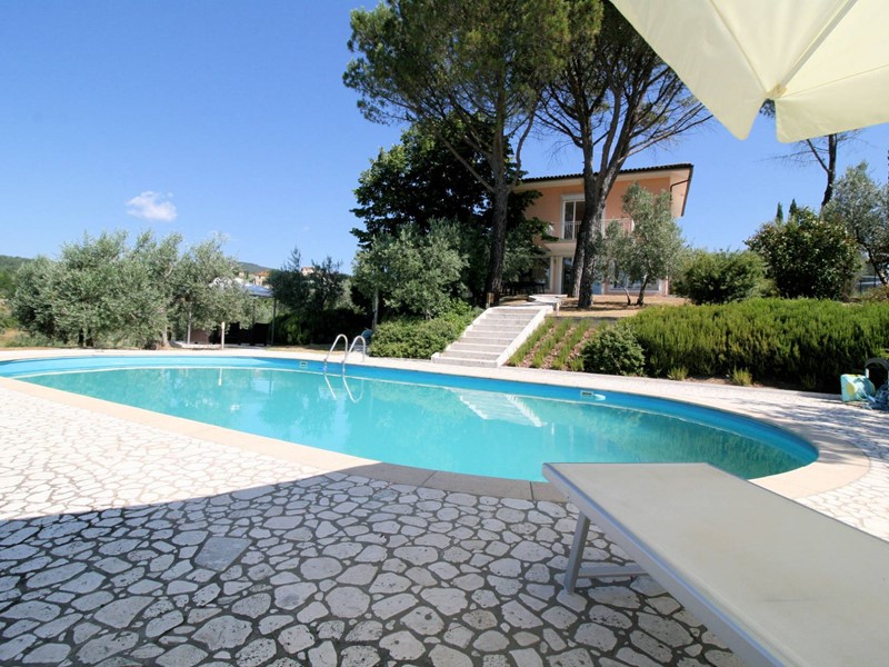 Villa in Vendita a Capolona, 690'000€, 230 m²