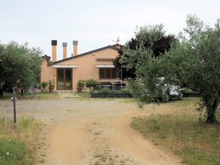 Rustico in Vendita a Massa Marittima, 450'000€, 200 m²