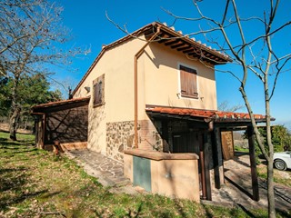 Rustico in Vendita a Chianni, 450'000€, 143 m²