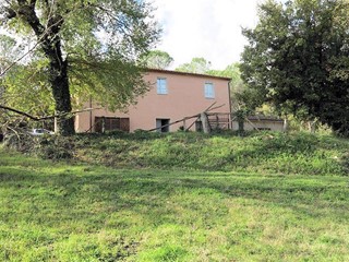 Rustico in Vendita a Roccastrada, 390'000€, 300 m²