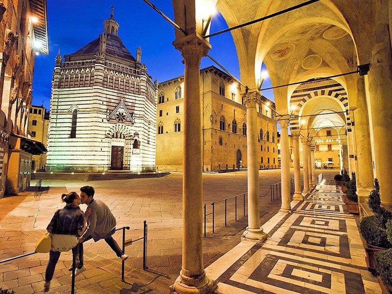 Appartamento in Vendita a Pistoia, 680'000€, 265 m²