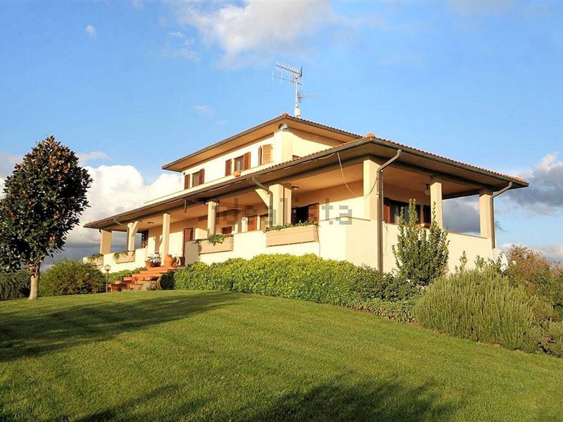 Villa in Vendita a Scarlino, 1'180'000€, 350 m²