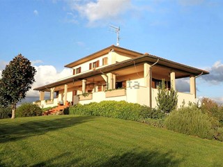 Villa in Vendita a Scarlino, 1'180'000€, 350 m²