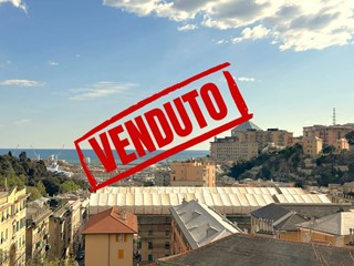 Appartamento in Vendita a Genova, 129'000€, 87 m²