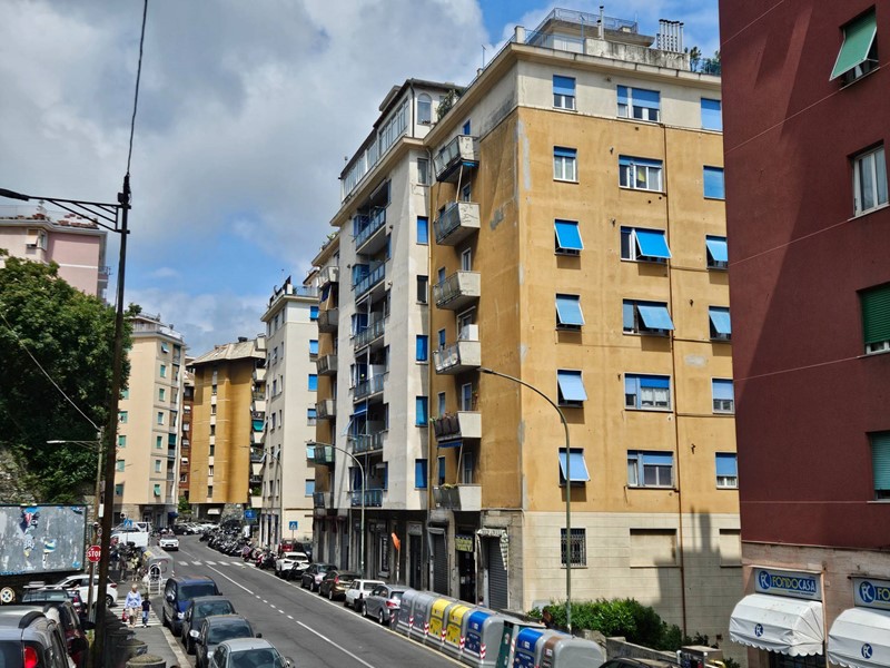 Appartamento in Vendita a Genova, 109'000€, 106 m²
