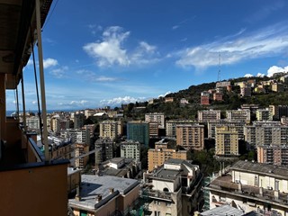 Appartamento in Vendita a Genova, 107'000€, 90 m²