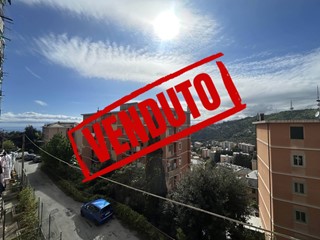 Appartamento in Vendita a Genova, 97'000€, 82 m²