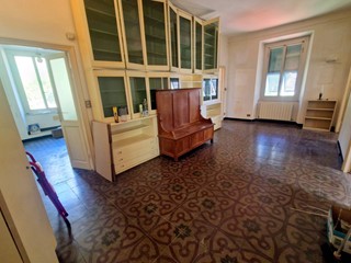 Appartamento in Vendita a Genova, 79'000€, 90 m²