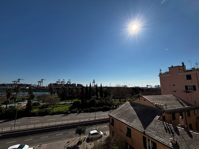 Appartamento in Vendita a Genova, 149'000€, 125 m²