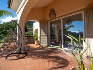 Villa in Vendita a Pietra Ligure, 1'250'000€, 195 m²