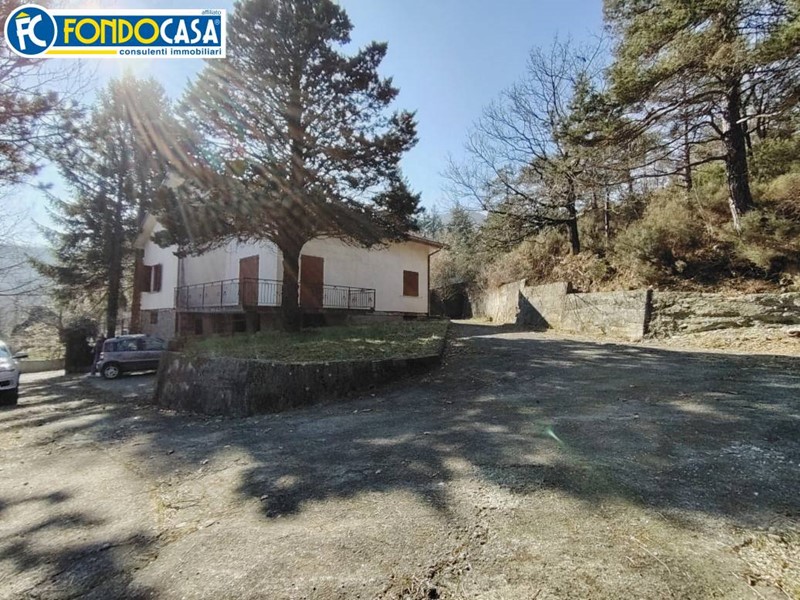 Casa Indipendente in Vendita a Pontinvrea, 195'000€, 294 m²