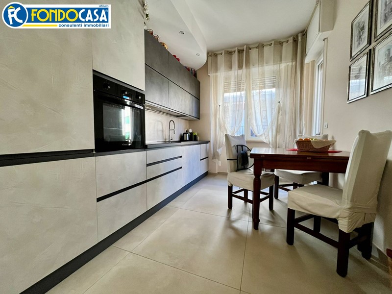 Trilocale in Vendita a Albisola Superiore, 295'000€, 77 m²