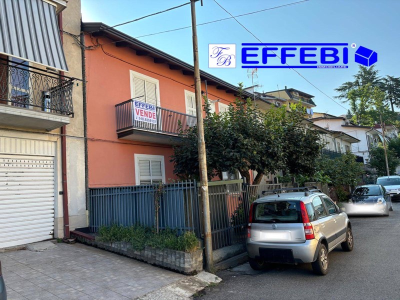 Quadrilocale in Vendita a Spezzano della Sila, 65'000€, 80 m²