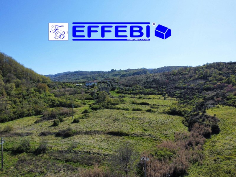 Attività commerciale in Vendita a Cosenza, 40'000€, 20500 m²