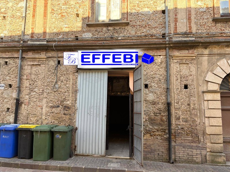 Immobile commerciale in Vendita a Casali del Manco, 35'000€, 80 m²