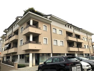 Ufficio in Vendita a Giussano, 160'000€, 54 m²