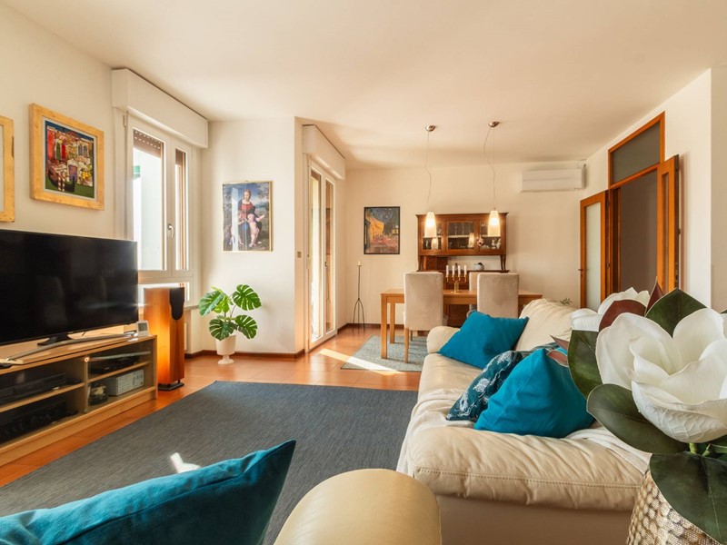 Appartamento in Vendita a Pordenone, 320'000€, 198 m²