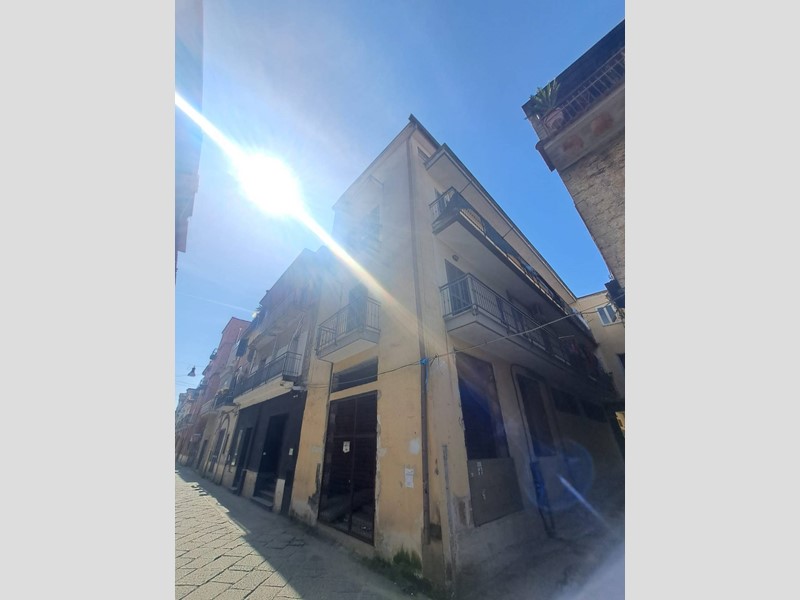 Trilocale in Vendita a Marigliano, 77'000€, 120 m²