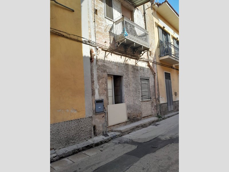 Casa Semi Indipendente in Vendita a Marigliano, 83'000€, 140 m²