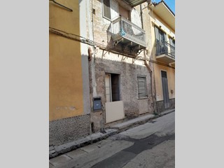 Casa Semi Indipendente in Vendita a Marigliano, 83'000€, 140 m²